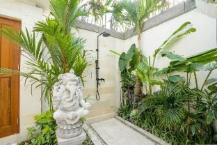 Lilly 3bed/3bath private pool Villa in North Kuta