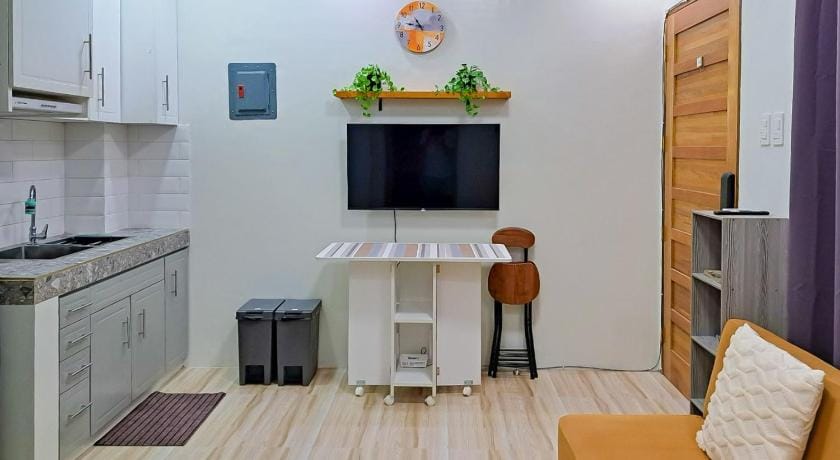 Sunset Suite Condo Style Stay (w/ Motor Parking) Apartment in Calabarzon