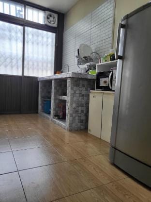 BaanArun 2, Bangkok, NearWatArun/ MRT/PrivateHouse Vacation rental in Bangkok