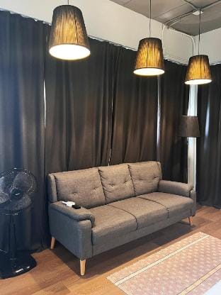 Human Touch Room - Pet Friendly Loft near Airport Apartment in Bangkok
