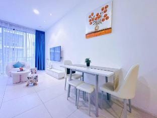 Family-Friendly | Walk to EATS + Free Parking Apartment in Kuching