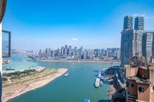 雾巢高空江景豪华大平层民宿 Apartment in China