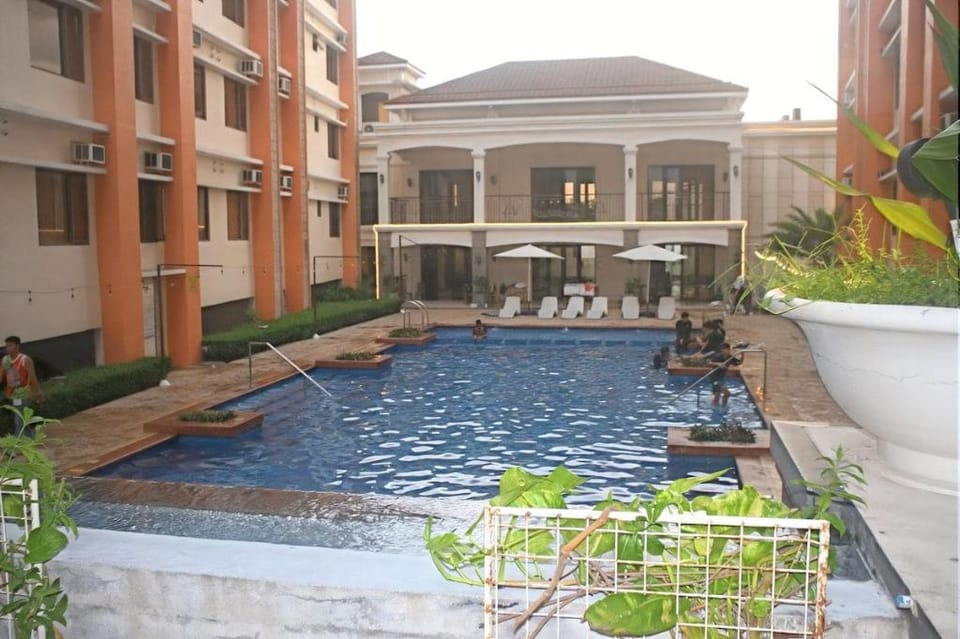 Cozy 1 Bed Studio - Minutes to NAIA and MOA! Apartment in Las Pinas