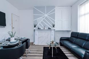 Modern & Spacious 2 bed house - Free Parking Vacation rental in Bradford