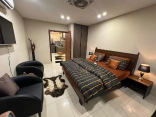 Homies-Rustic 1 BHK |Rooftop Pool Apartment in Islamabad