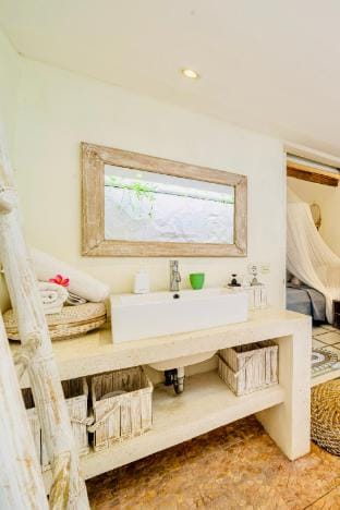 Iconic 2BR Joglo | 3 min walk to the beach Villa in North Kuta
