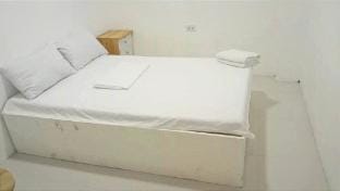 RR Win Lodging House Santa Fe - 208 Aircon Room Villa in Central Visayas