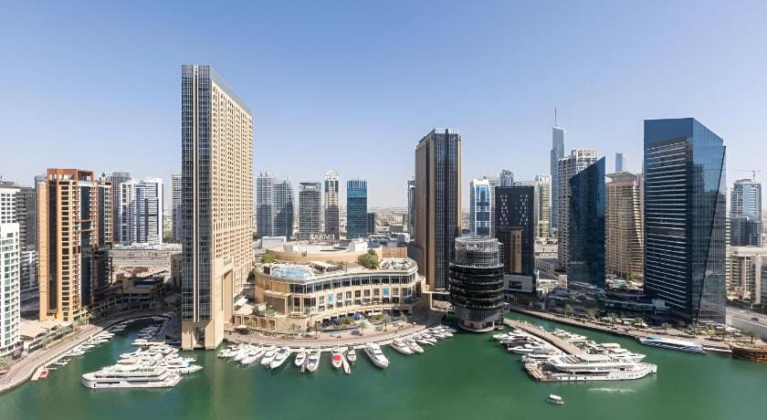 Stunning 1 bedroom with Balcony - Full Marina view Apartment in Dubai