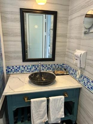 Happy Villa 2 BD King's Garden (Bich Lien 01 BW) Vacation rental in Laos