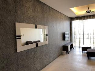 GalaCity Luxe Modern Space- BEST FOOD HUNT Vacation rental in Kuching