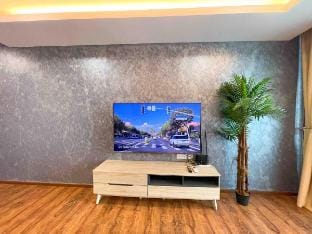 Luxury 5 Star 3BR vivacity jazz suite w/ Amz View Vacation rental in Kuching