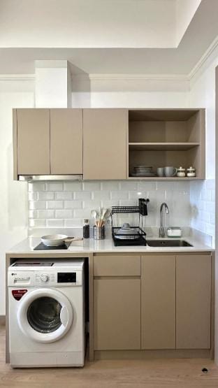 5-Min Walk JIExpo | 1BR High-Floor Above K Mall Vacation rental in Jakarta
