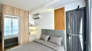 5-Min Walk JIExpo | 1BR High-Floor Above K Mall Vacation rental in Jakarta