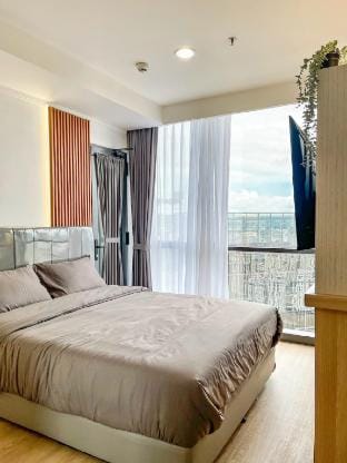 5-Min Walk JIExpo | 1BR High-Floor Above K Mall Vacation rental in Jakarta