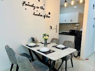 Sunway Velocity KL by Vivid Stay@8pax MRT/TRX/BB Apartment in Federal Territory of Kuala Lumpur