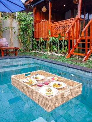 New Open Romantic Free Floating Breakfast 2 Villa in Payangan