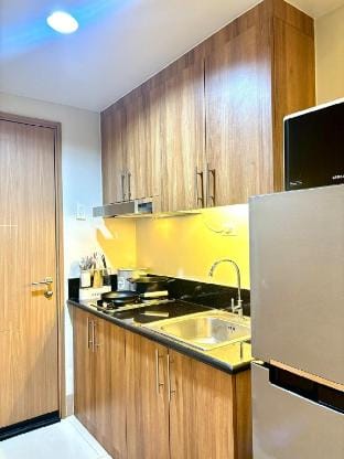 Shore 3 Residences Tower 2 / FB: Haven At Home Apartment in Pasay