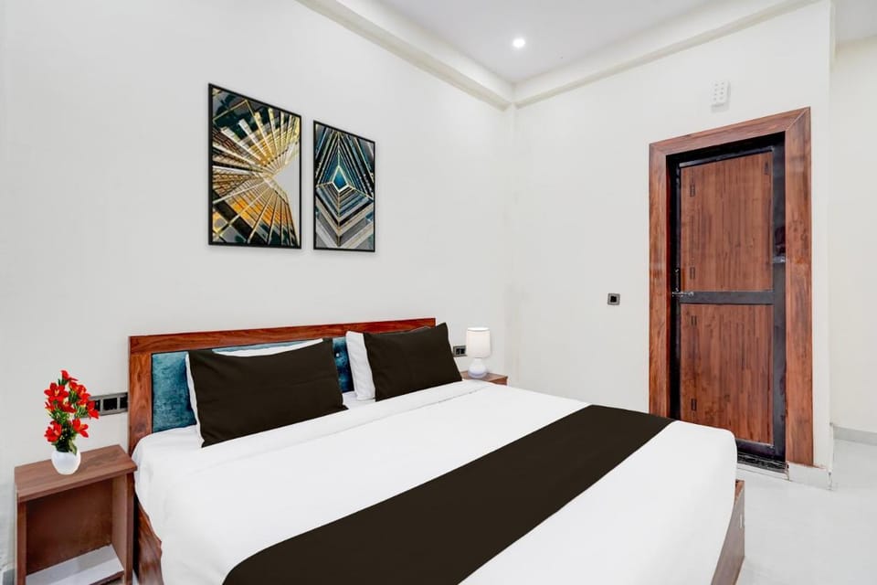 Hotel O Shree Ji Puram Near Prem Mandir Hotel in Uttar Pradesh