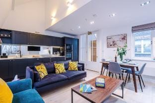 Deluxe 3Bed Property in Central Shopping District Vacation rental in Salford
