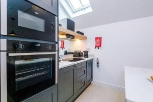 Deluxe Townhouse Close to Designer Shops and Bars Vacation rental in Salford