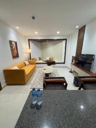  Modern | 1BHK | Self-check in | DHA | PH5 Vacation rental in Lahore