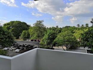 swimming pool condo,near train station,,old city Apartment in Chiang Mai