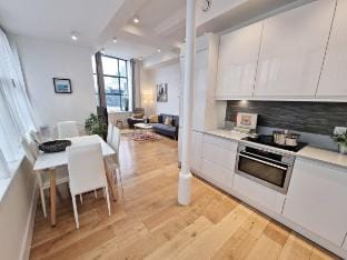 2Bed Flat at London Bridge with Shard Views & Lift Apartment in London Borough of Southwark