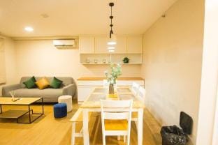 Casa - 2BR Coastal Getaway Home with free parking Vacation rental in Cebu City