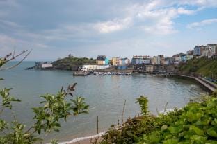 Ultra Marine - Tenby Harbour, Terrace, Sea Views Apartment in Wales