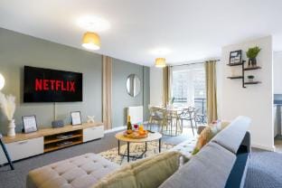 Charming Apartment in City Centre by Yoko Property Apartment in Northampton