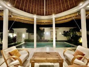 Villa Antea - Pool, Free Scooter & Pickup! Villa in North Kuta