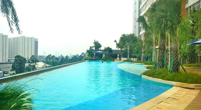 CGK Airport Summer Grand Studio Family Ensuite Executive Triple Apartment in West Java