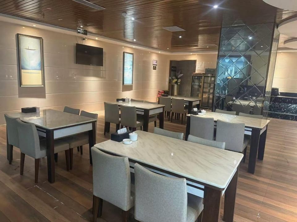 Guangzhou Prince Hotel (Huadu Shiling Leather City Store) Hotel in Guangzhou