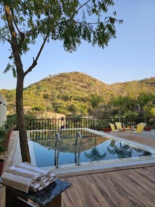 Villa Insignia/ Entire 3 BHK/Private Pool/ Parking Farm Stay in Rajasthan