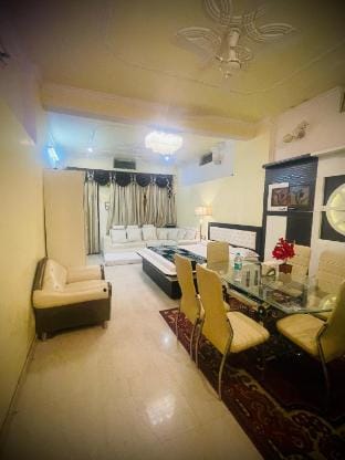 Rishu Homestay  Vacation rental in Uttar Pradesh