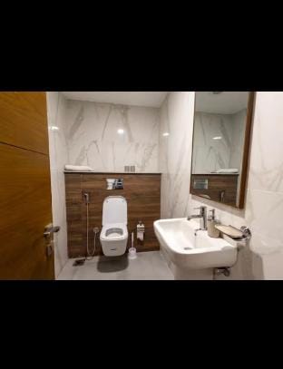 HIDDEN GEM / QUIET COZY LOFT / 1BR w. Balcony Apartment in Lahore