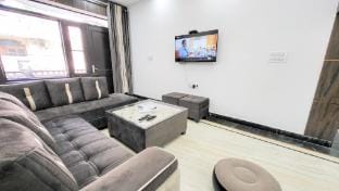 VacationBuddy 3 BR Home Paschim Vihar Jwala Heri Apartment in Delhi