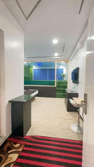 Royal stay inn beach front hotel, private pool Vacation rental in Maharashtra