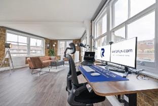Large 1 bedroom studio in Old St Apartment in London Borough of Islington