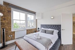 Large 1 bedroom studio in Old St Apartment in London Borough of Islington