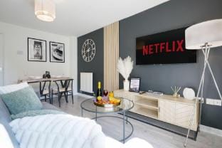 Hutton House - Close to City Centre Vacation rental in Luton
