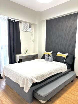 2 Rooms in Ecoland with Sea View Apartment in Davao City