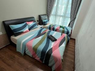 Joyful Home @ Jazz Suites 3, Vivacity 7pax Vacation rental in Kuching