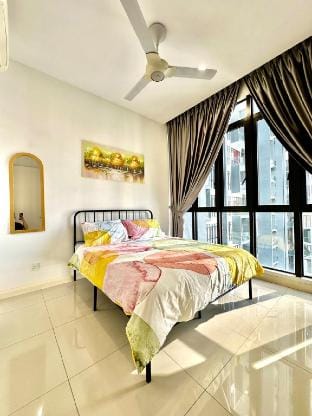 Rare D’Pristine 4 bedroom condo 10mins to legoland Vacation rental in Johor
