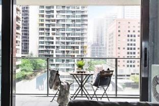 Spacious 2BR Apt, Walk to Southern Cross Station Vacation rental in Melbourne