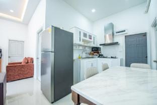 Aqua Bliss Pool Villa Villa in Pattaya City