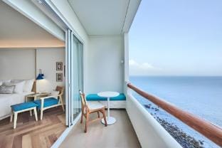 Romantic Ocean Retreat Luxurious Premier King Room Vacation rental in Pemenang