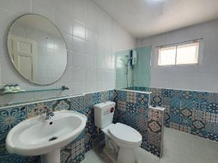 CR Villa 3BR Maepim beachfront-Rayong Vacation rental in Chon Buri Changwat