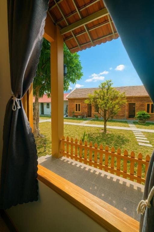 Sea Home - DOC LET Hotel in Khanh Hoa Province