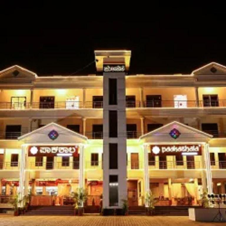 Paakashala Kumbashi Hotel in Karnataka